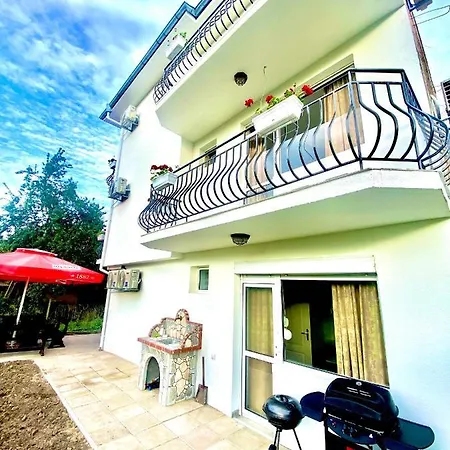 Къща За Гости Равда 라브다