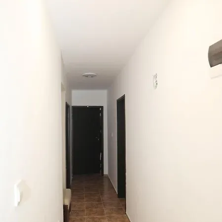 Къща За Гости Равда 3* 라브다