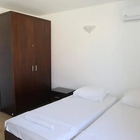 게스트하우스 Къща За Гости Равда