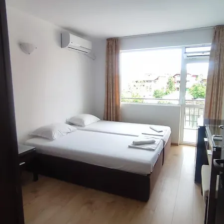 게스트하우스 Къща За Гости Равда 3*