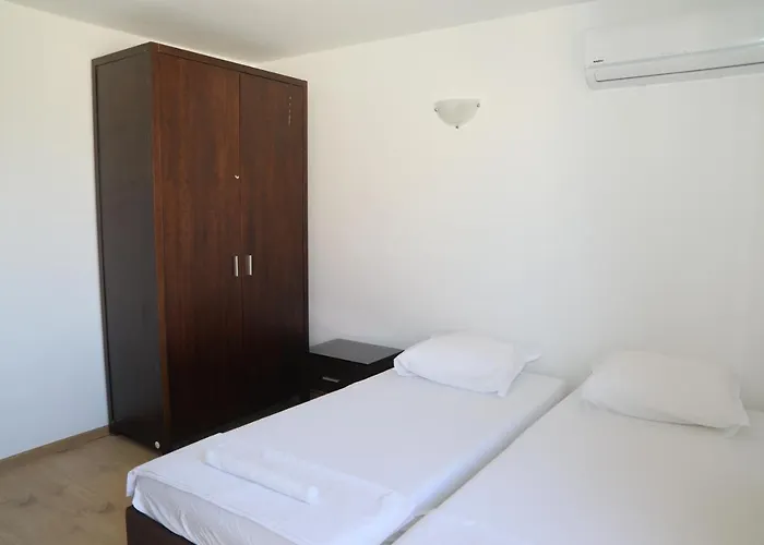 בית הארחה Къща За Гости Равда